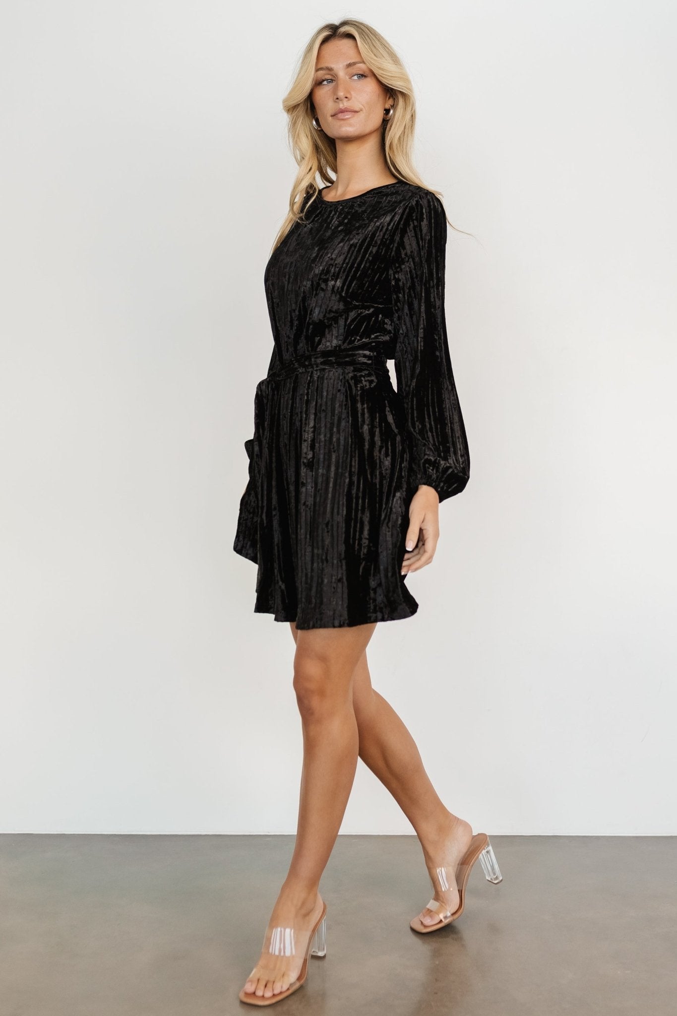 Anastasia Velvet Short Dress | Black - Baltic Born