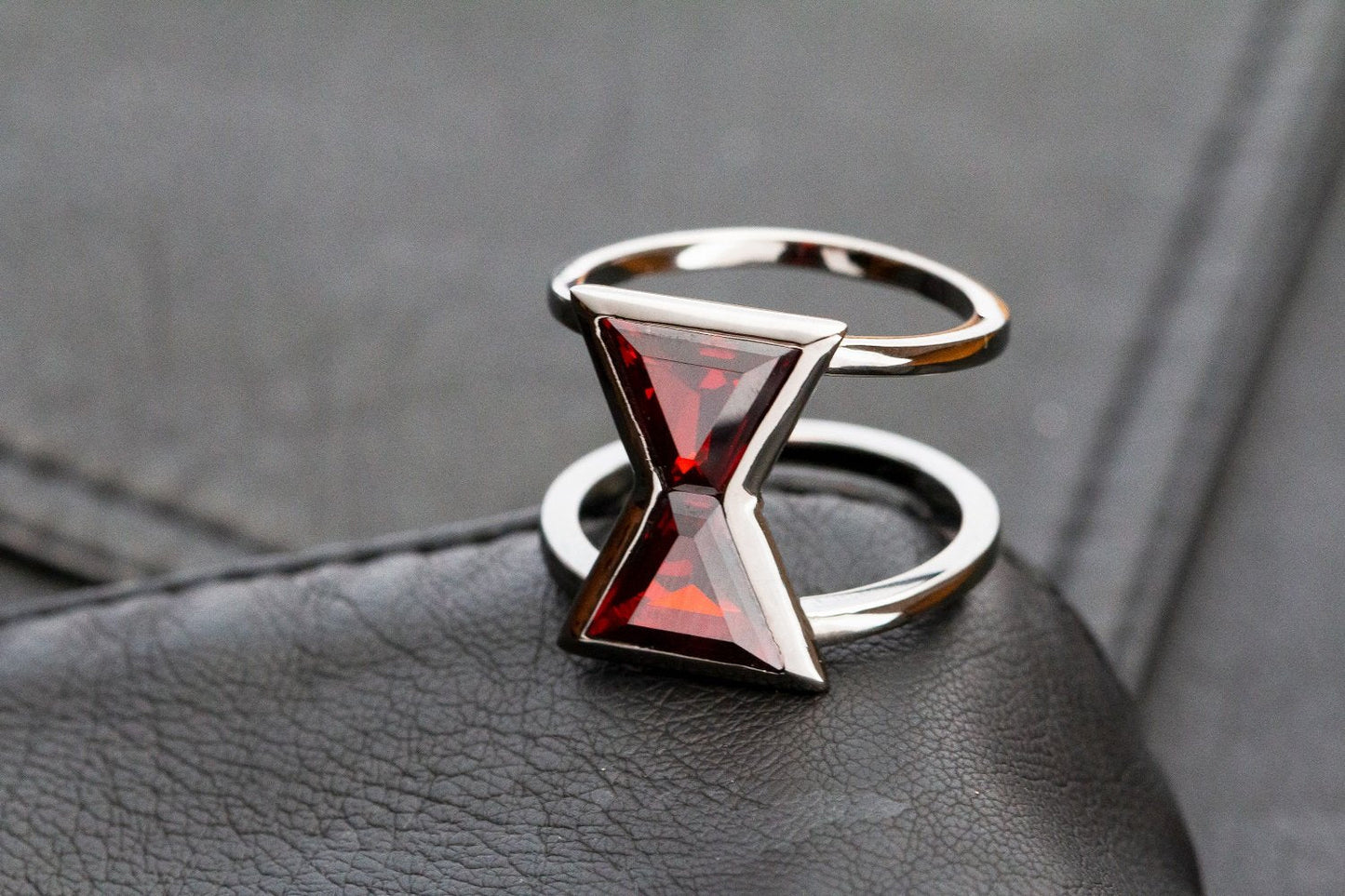 *Clearance!* Black Widow (Marvel) Hourglass Ring by RockLove