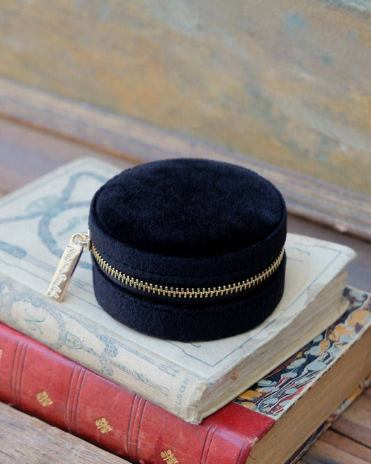 Velvet Round Travel Jewelry Box - Yvonne