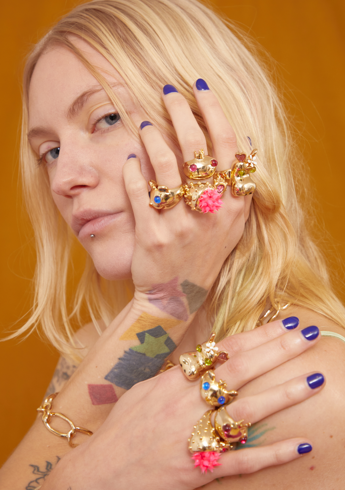 GOLD BLUE PRINCESS BEAR RING