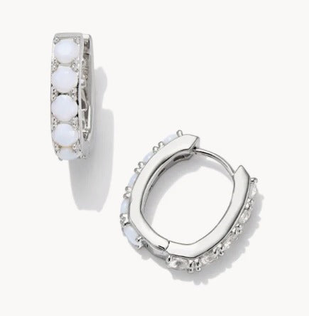 KENDRA SCOTT- Chandler Silver Huggie Earrings in White Opalite Mix