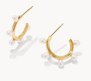 KENDRA SCOTT- Leighton Gold Pearl Huggie Earrings in White Pearl