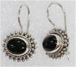 Earrings Oval Side Dot Edge Black Onyx